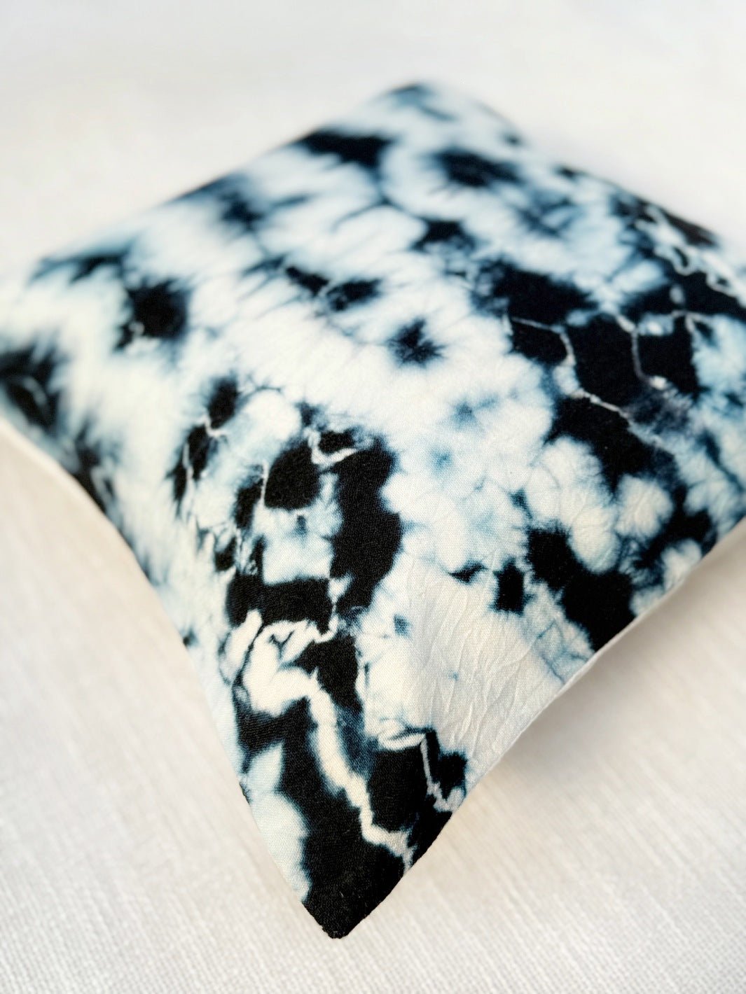 Tie - Dye Indigo White Handwoven Cushion Cover 16x16 Cushion Cover