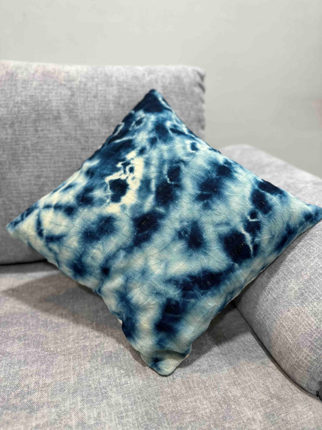 Tie - Dye Indigo White Handwoven Cushion Cover 16x16 Cushion Cover